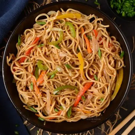 9 Hubs Veg Hakka Noodles 150 g pp