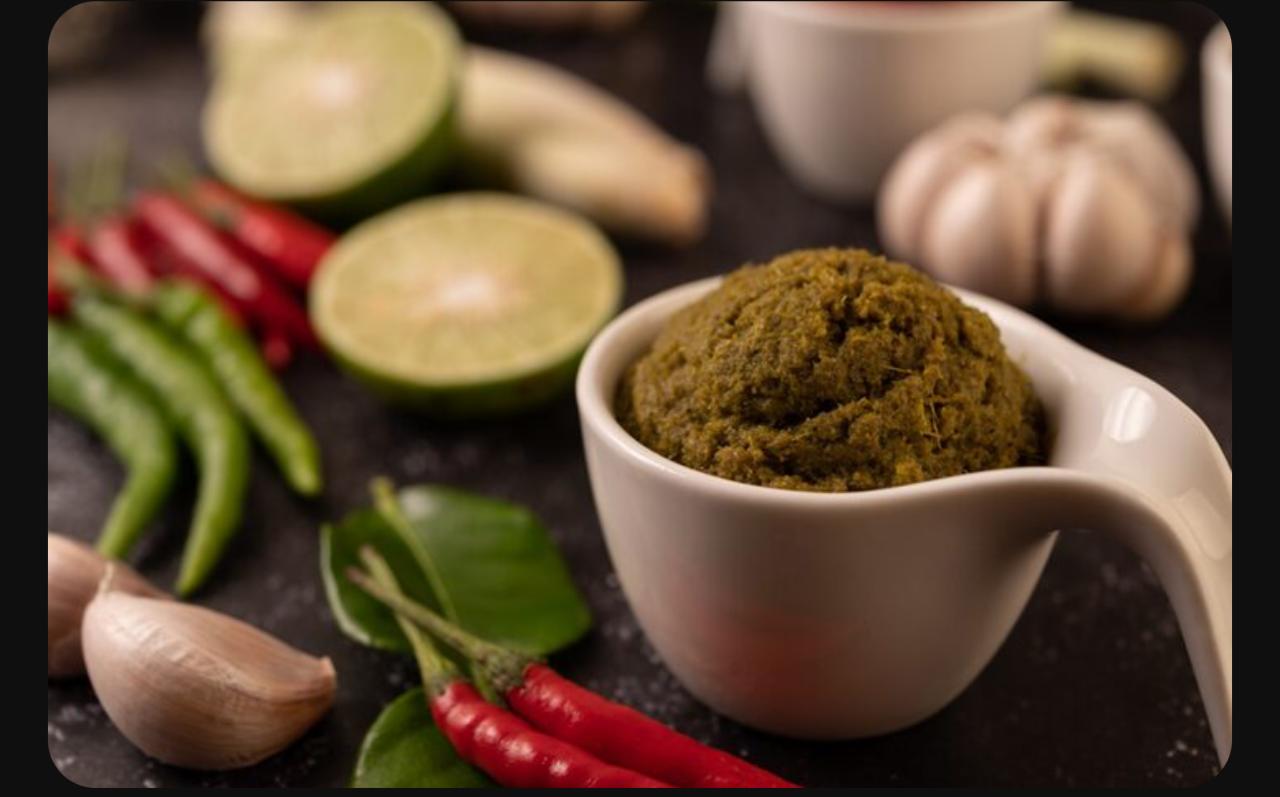 9 Hubs Green Chilli Paste with  Jeera & Ginger Garlic 200g Glass