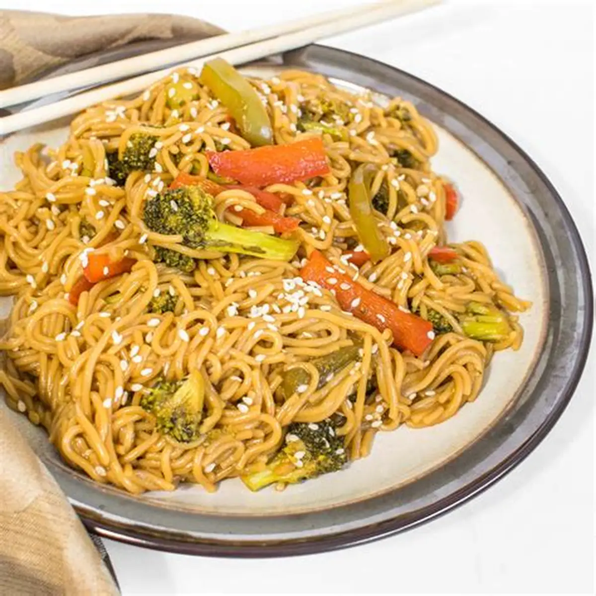 9 Hubs Veg Hakka Noodles 900 g pp